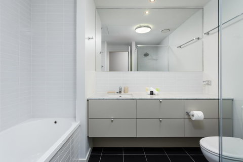 Accent Accommodation@Docklands - Accommodation Burleigh 20