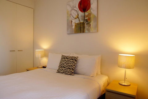 Accent Accommodation@Docklands - Accommodation Burleigh 7
