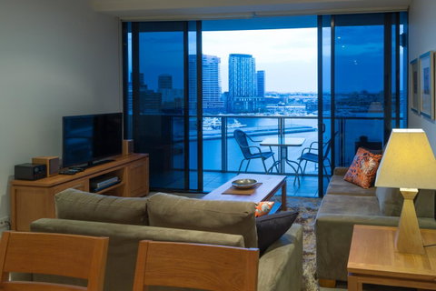 Accent Accommodation@Docklands - Accommodation Burleigh 6