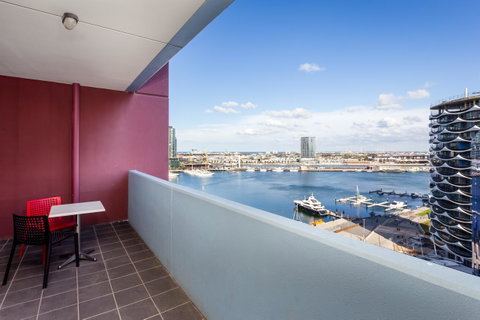 Accent Accommodation@Docklands - Accommodation Burleigh 1