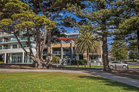C-Scape Esplanade Cowes - Accommodation Burleigh 4