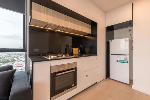 International 2 Bed 2 Bath Apartment - Accommodation Burleigh 4