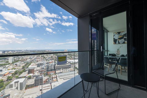 International 2 Bed 2 Bath Apartment - Accommodation Burleigh 11