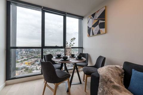 International 2 Bed 2 Bath Apartment - Accommodation Burleigh 3