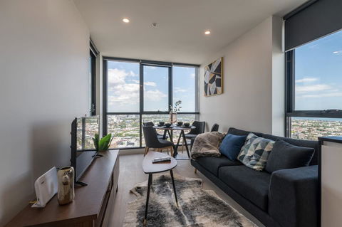 International 2 Bed 2 Bath Apartment - Accommodation Burleigh 0