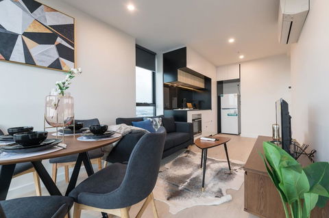 International 2 Bed 2 Bath Apartment - Accommodation Burleigh 1