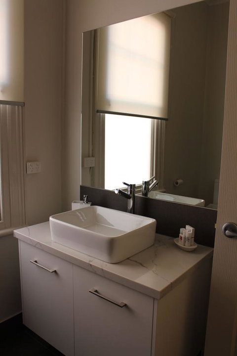 Abbey View - Accommodation Burleigh 17