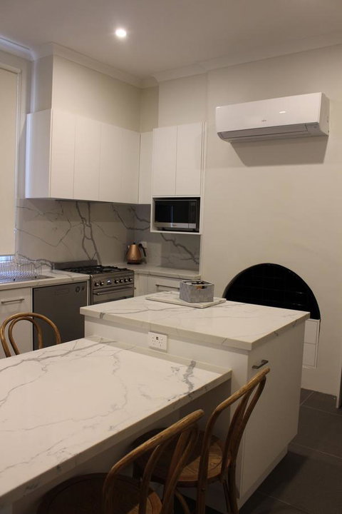 Abbey View - Accommodation Burleigh 7