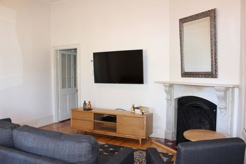 Abbey View - Accommodation Burleigh 13