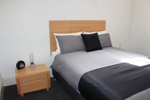Abbey View - Accommodation Burleigh 14