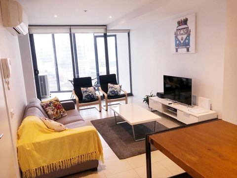 Trendy City Pad Melbourne - Accommodation Burleigh 5