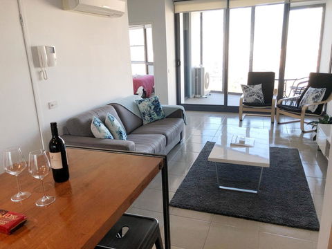 Trendy City Pad Melbourne - Accommodation Burleigh 12