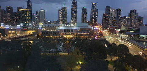 Trendy City Pad Melbourne - Accommodation Burleigh 11
