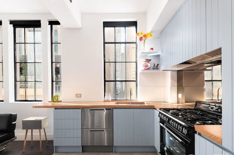 Spacious Designer Warehouse Melbourne CBD Apartment - Accommodation Burleigh 16