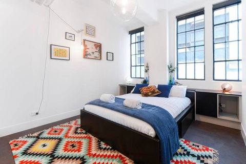 Spacious Designer Warehouse Melbourne CBD Apartment - Accommodation Burleigh 4