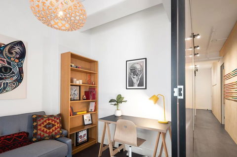 Spacious Designer Warehouse Melbourne CBD Apartment - Accommodation Burleigh 9