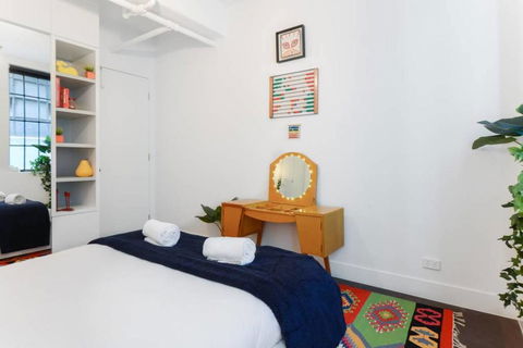 Spacious Designer Warehouse Melbourne CBD Apartment - Accommodation Burleigh 5