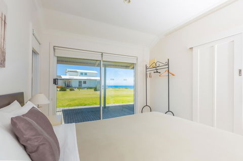 Cottages For Couples - Accommodation Burleigh 17