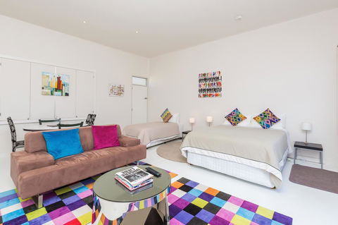 Cottages For Couples - Accommodation Burleigh 10