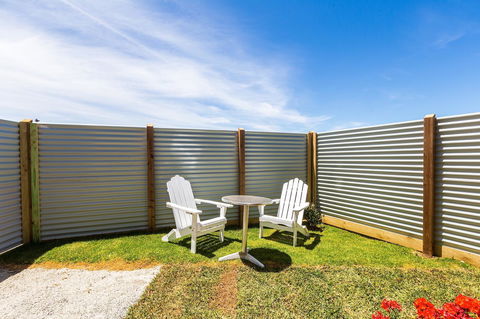 Cottages For Couples - Accommodation Burleigh 2
