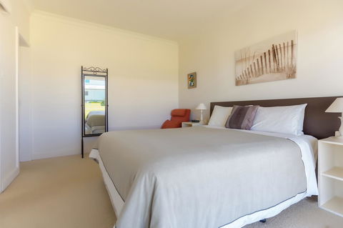 Cottages For Couples - Accommodation Burleigh 16