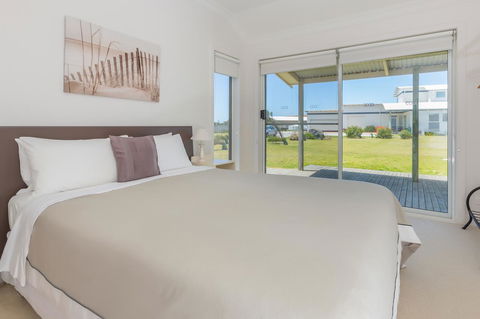 Cottages For Couples - Accommodation Burleigh 25