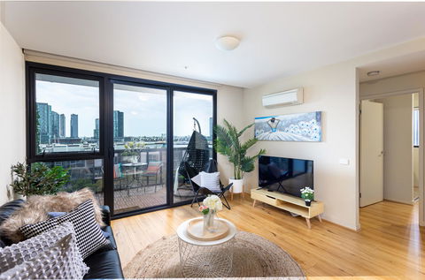 Water Views, Lovely 2BRs, Free Tram Zone, Close To Everything! - Accommodation Burleigh 4