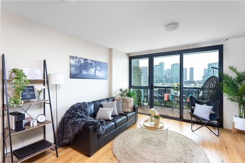 Water Views, Lovely 2BRs, Free Tram Zone, Close To Everything! - Accommodation Burleigh 5