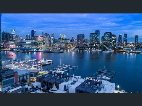 Water Views, Lovely 2BRs, Free Tram Zone, Close To Everything! - Accommodation Burleigh 19
