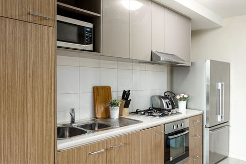 Water Views, Lovely 2BRs, Free Tram Zone, Close To Everything! - Accommodation Burleigh 16