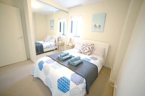 Water Views, Lovely 2BRs, Free Tram Zone, Close To Everything! - Accommodation Burleigh 9