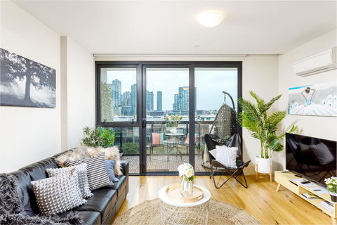 Water Views, Lovely 2BRs, Free Tram Zone, Close To Everything! - Accommodation Burleigh 2