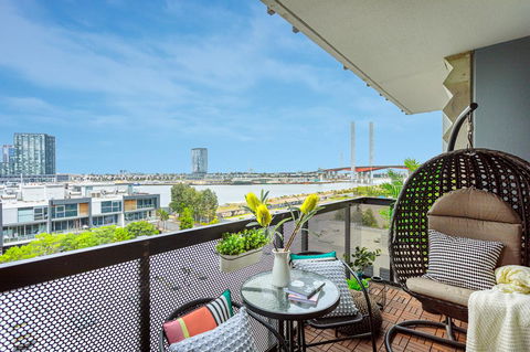 Water Views, Lovely 2BRs, Free Tram Zone, Close To Everything! - Accommodation Burleigh 0