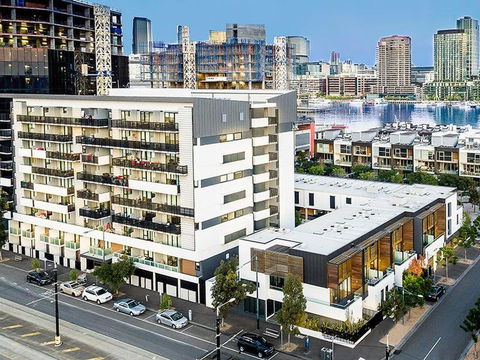 Water Views, Lovely 2BRs, Free Tram Zone, Close To Everything! - Accommodation Burleigh 18
