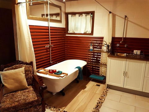 The Cabin - Accommodation Burleigh 2