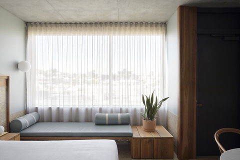 The Calile Hotel - Accommodation Burleigh 2