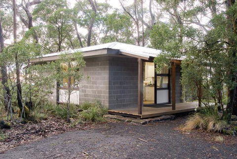The Chalet - Accommodation Burleigh 3