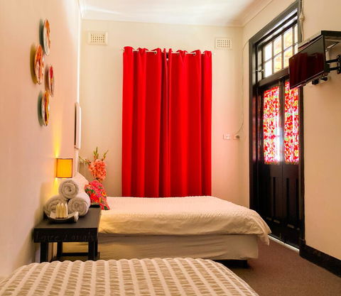 The Coorow Hotel - Accommodation Burleigh 1