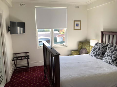 The Corner Hotel Alexandra - Accommodation Burleigh 1