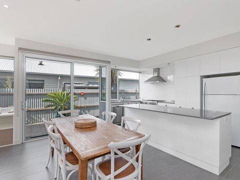 The Craic - Accommodation Burleigh 0