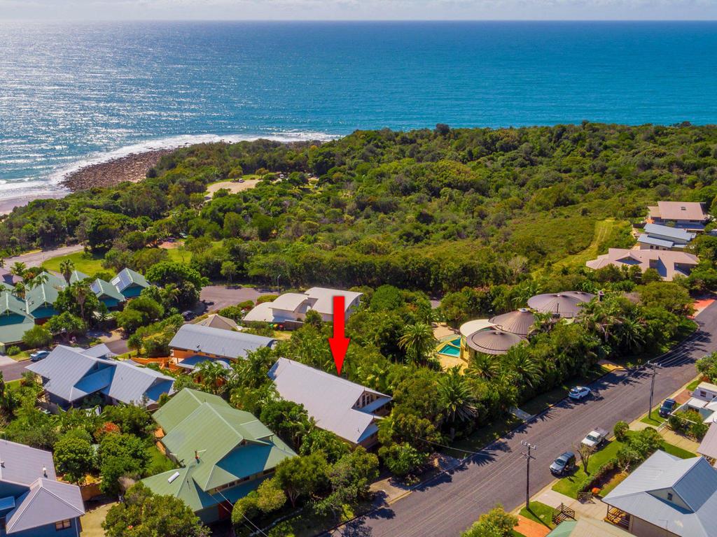 Freeburn Island NSW Accommodation Burleigh