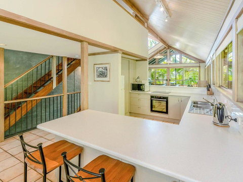 The Crest 2 - At Beautiful Angourie - Accommodation Burleigh 2