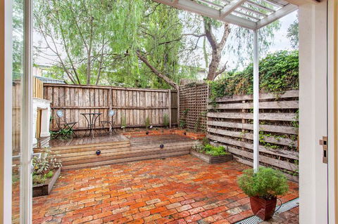 The Crofts - Accommodation Burleigh 3