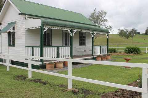 The Dollhouse Cottage - Accommodation Burleigh 0