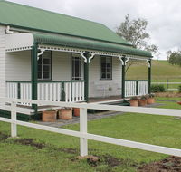 The Dollhouse Cottage - Accommodation Burleigh