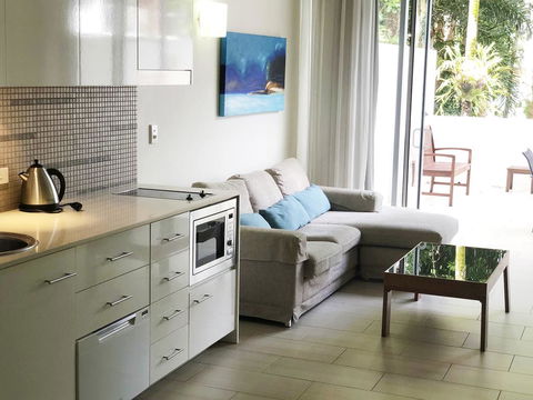 The Drift Holiday Apartments - Accommodation Burleigh 2