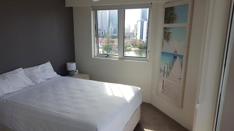 The Emerald Surfers Paradise - Accommodation Burleigh 3