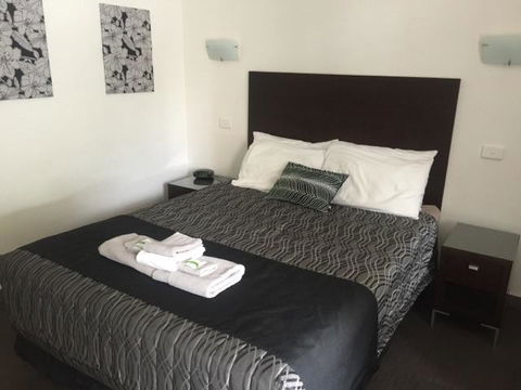 The Esplanade Motel - Accommodation Burleigh 0