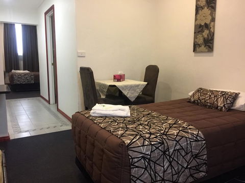 The Esplanade Motel - Accommodation Burleigh 3