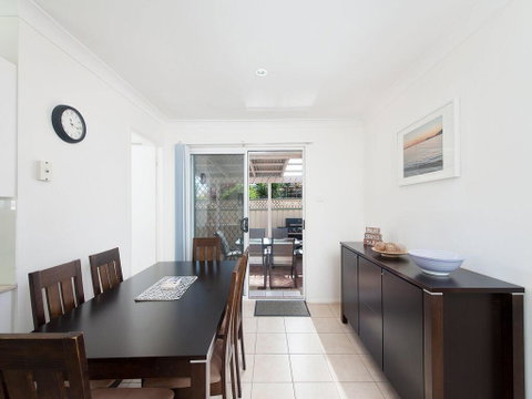The Fingie @ Fingal Bay - Accommodation Burleigh 1